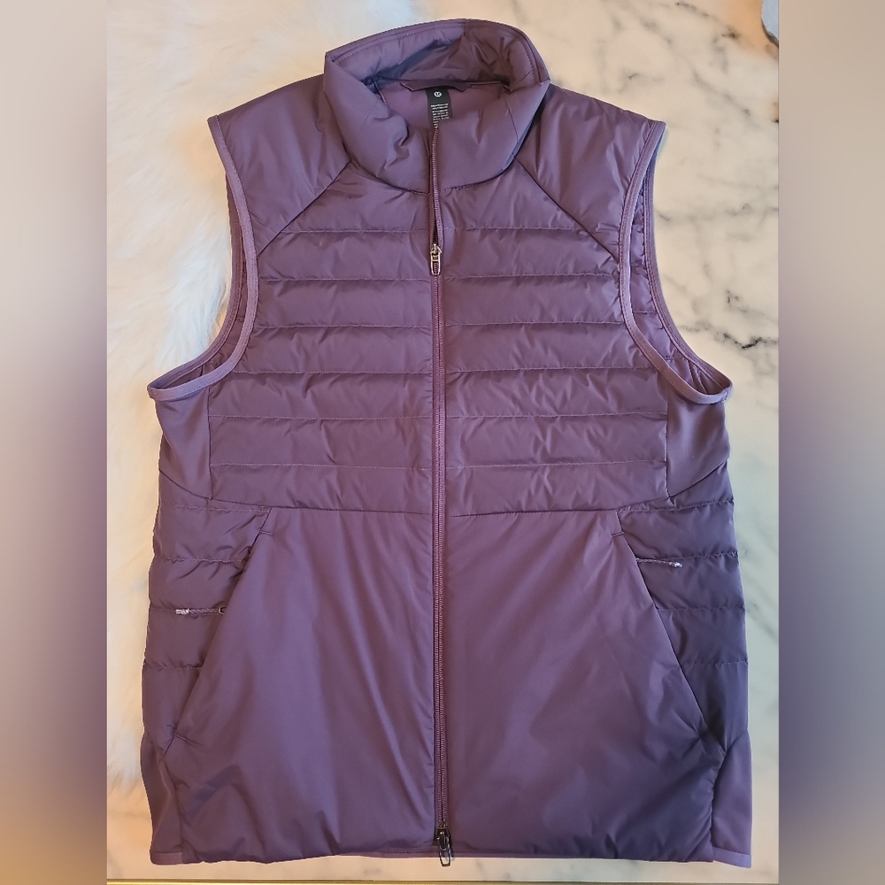 NWOT LULULEMON DOWN FOR IT ALL DOWN VEST - Picture 8 of 15